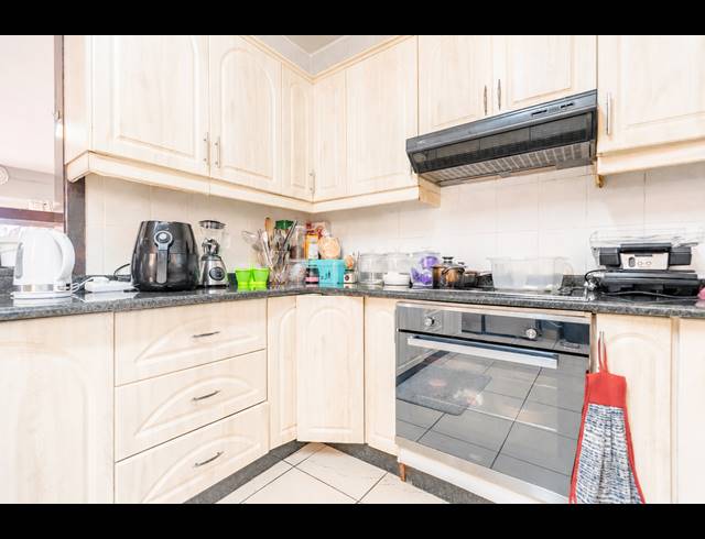 4 BEDROOM TOWNHOUSE FOR SALE IN MUSGRAVE